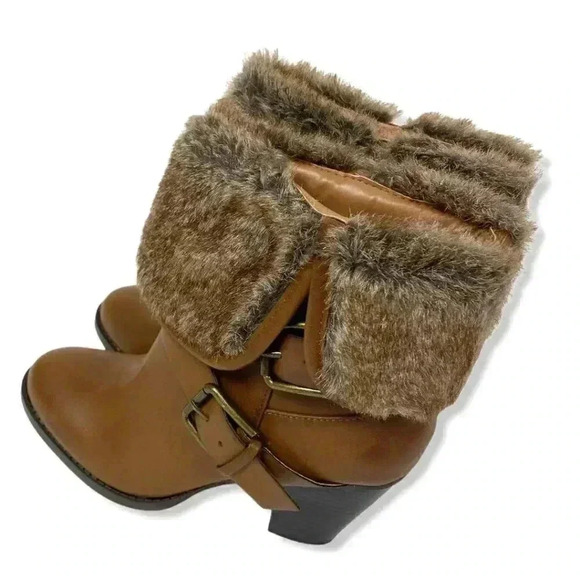 Justfab
fur trim heeled Taupe booties - Picture 2 of 8